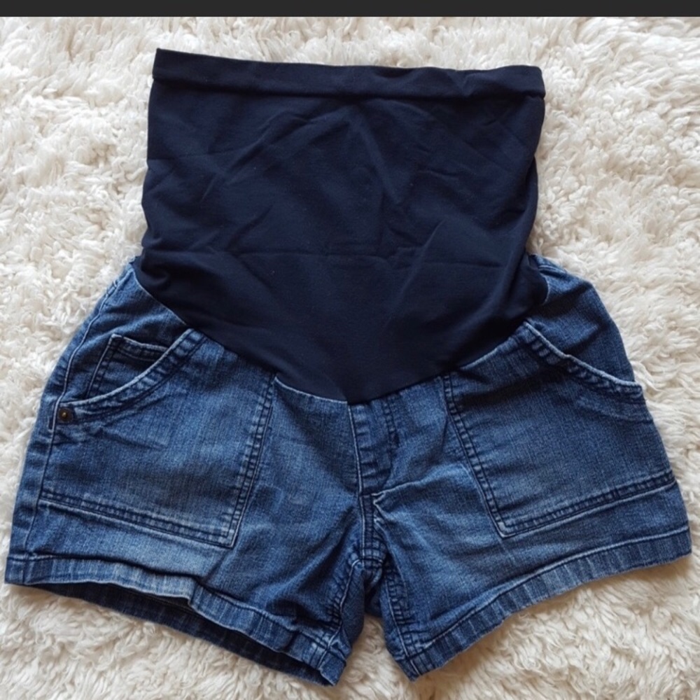 Maternity Shorts - Picture 2 of 5